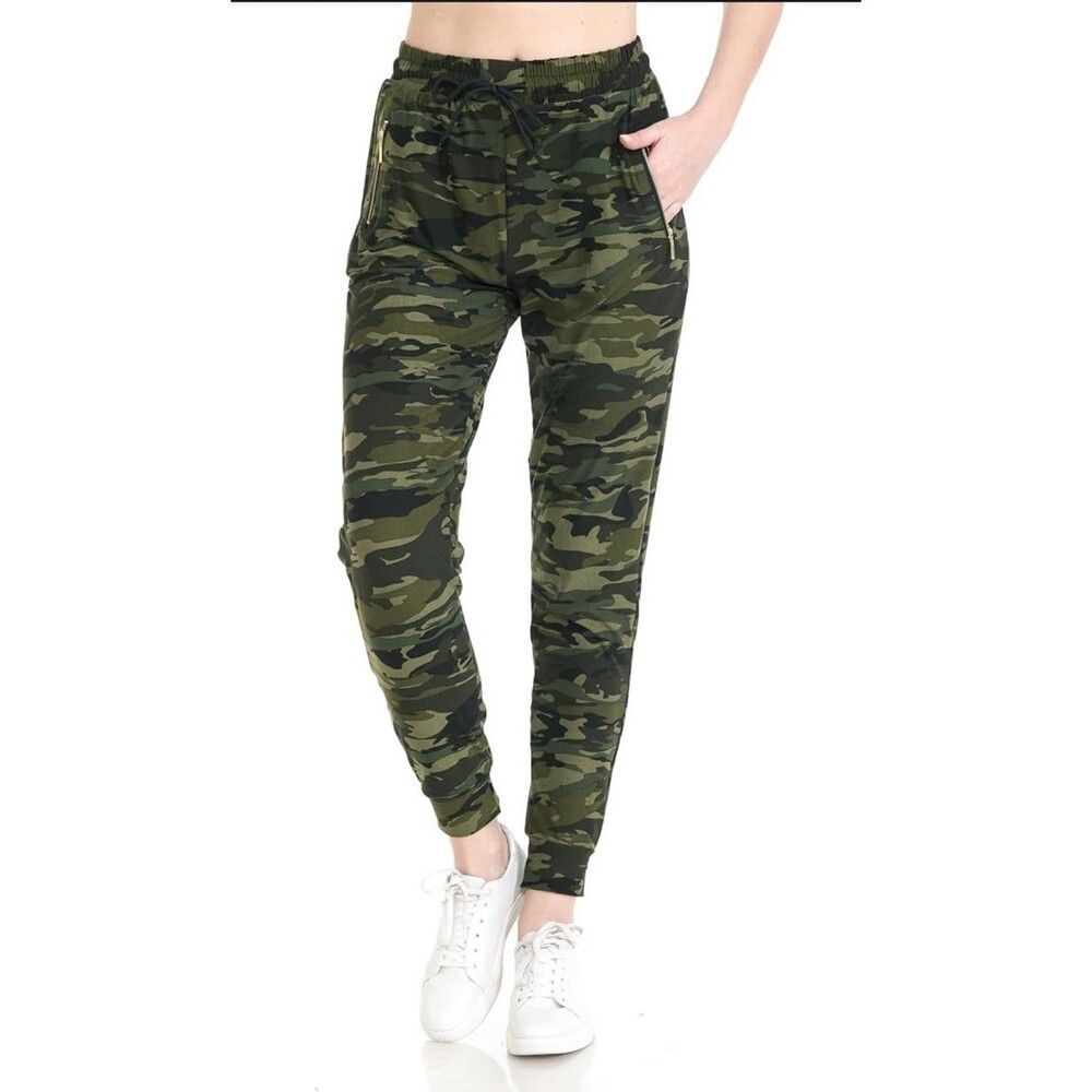 California Cargo Pants NWOT Women’s size S/ Junior 12-14 Chic, stylish & comfy
